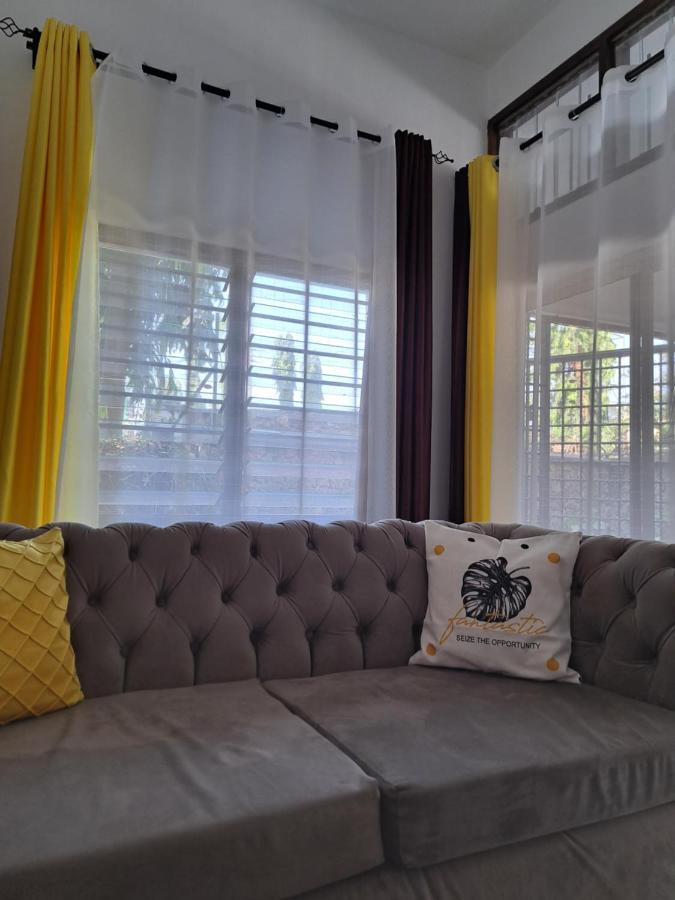 Halisi Stays 1Bed Near Sgr/Airport مومباسا المظهر الخارجي الصورة